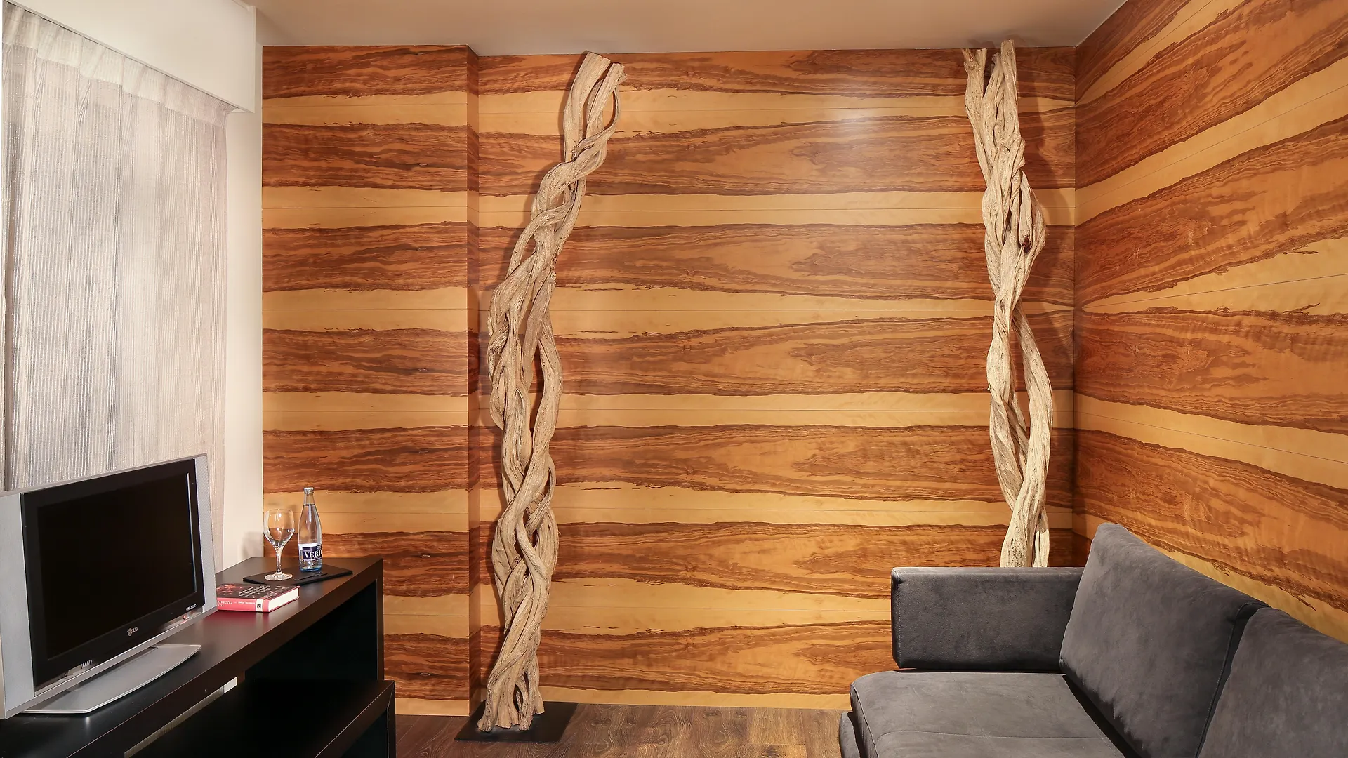 Hotel Gran Derby Suites, A Small Luxury Hotel Of The World Barcelona